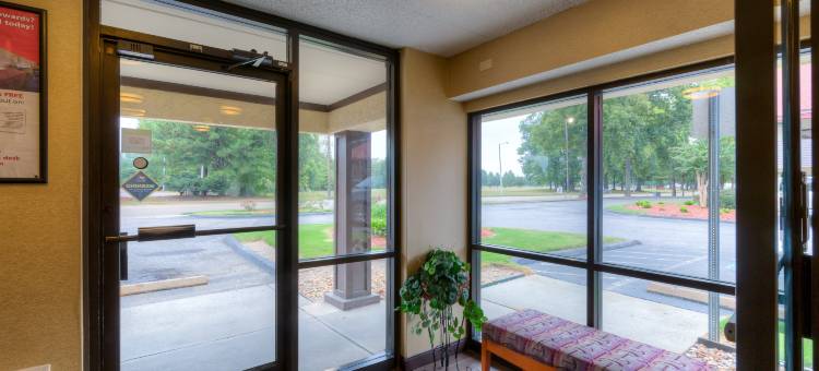 孟菲斯东红顶酒店(Red Roof Inn Memphis East)图片