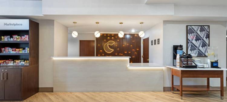 东布朗士维克南河舒适套房酒店(Comfort Suites East Brunswick - South River)图片