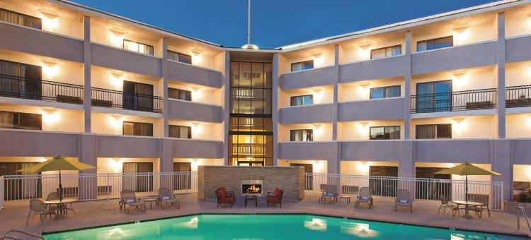 波莫纳拉昆塔温德姆酒店套房(La Quinta by Wyndham Pomona)图片