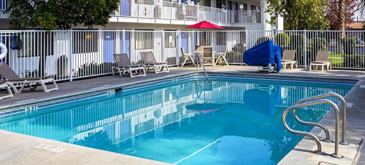 波特维尔6号汽车旅馆(Motel 6 Porterville, CA)图片