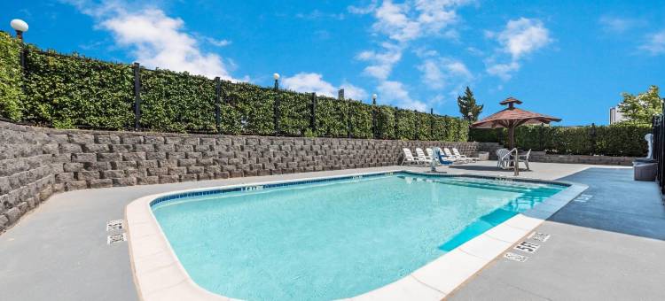 韦瑟福德速8酒店(Super 8 by Wyndham Weatherford)图片