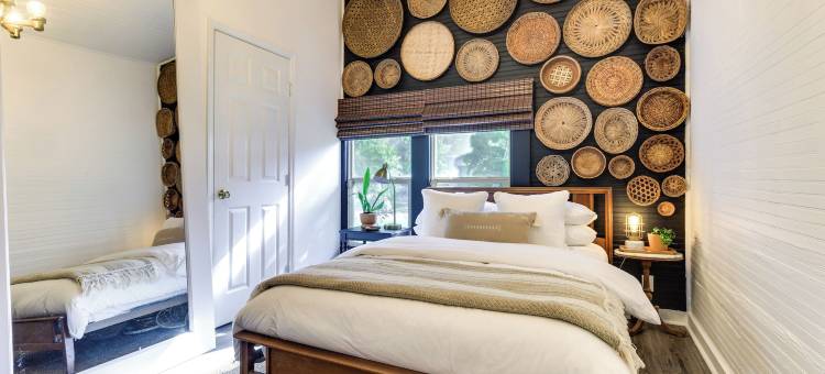 火坑和庭院：翻新的冬季花园家园！(Fire Pit & Yard: Updated Winter Garden Home!)图片