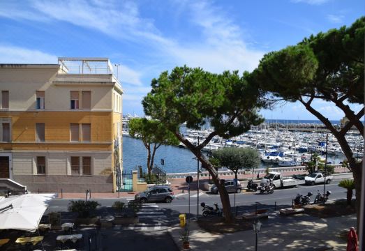 Sunrise Apartment Seaview - Happy Rentals Hotel Overview