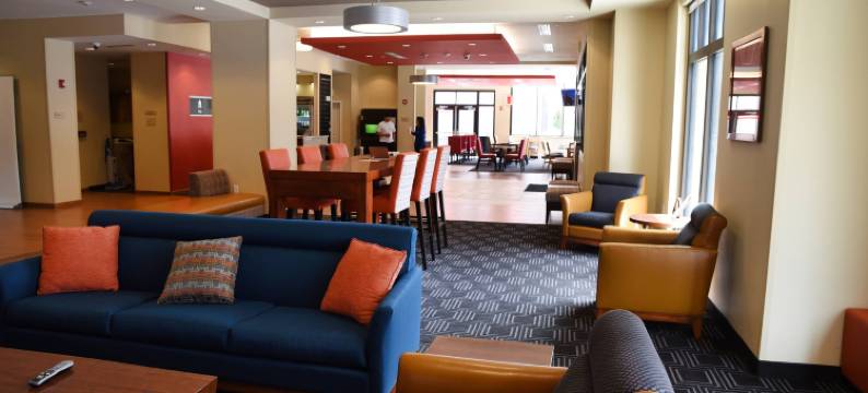 劳伦斯市中心TownePlace Suites酒店(TownePlace Suites Lawrence Downtown)图片