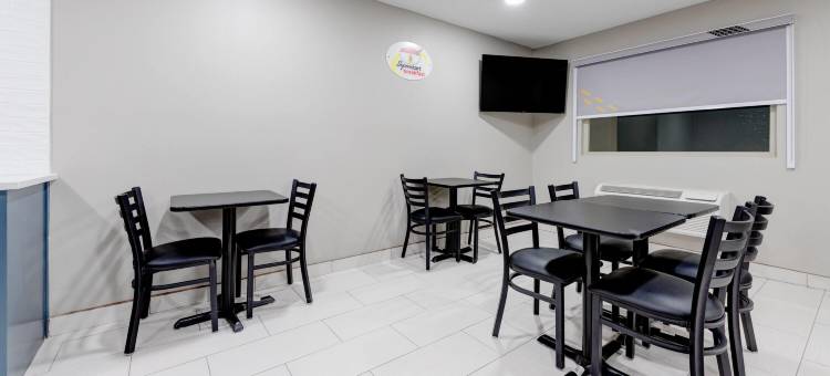 Super 8 BY 温德姆拉伯克机场(Super 8 by Wyndham Lubbock Airport)图片