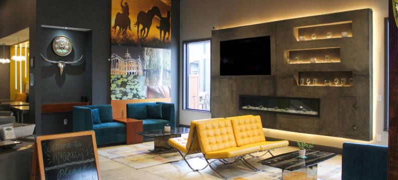 马绍尔波茵特克拉丽奥酒店(Clarion Pointe Marshall)图片