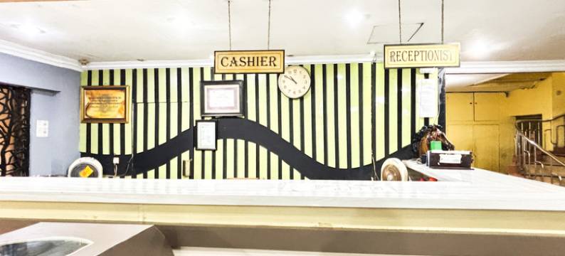 Hotel Pasar Besar RedPartner near Tugu Pahlawan图片