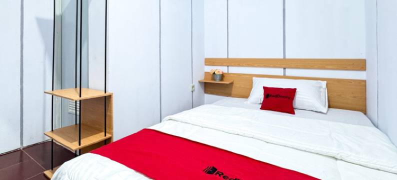RedDoorz Syariah at Sultana Guest House图片