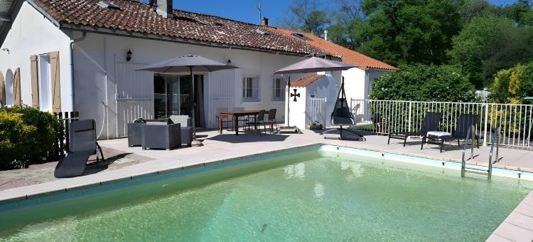 Villa in St Denis with Pool & Pyrenees View图片