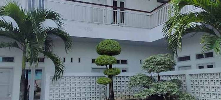 位于尖米士的12卧室公寓-4平方米|带12个独立浴室(Backyard Guest House)图片