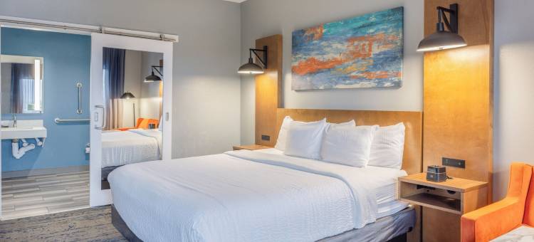 迈尔斯堡萨尼贝尔盖特威拉昆塔温德姆套房酒店(La Quinta Inn & Suites by Wyndham Ft. Myers-Sanibel Gateway)图片