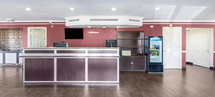 OYO塔尔萨北谢里登路机场酒店(OYO Hotel Tulsa N Sheridan Rd & Airport)图片