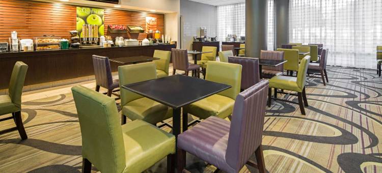 布埃纳帕克拉昆塔温德姆套房酒店(La Quinta by Wyndham Buena Park)图片