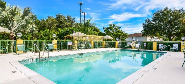 舒适套房酒店-坦帕布兰登(Comfort Suites Tampa - Brandon)图片