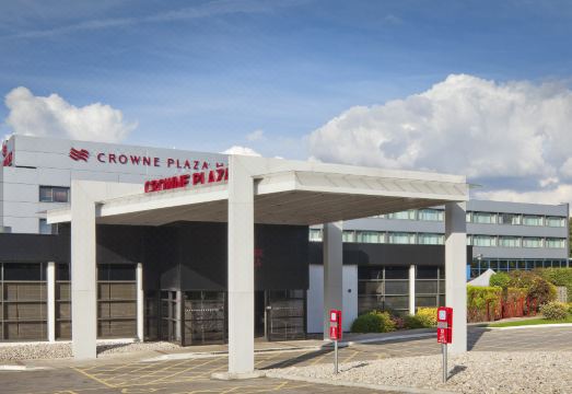 Crowne Plaza Manchester Airport Over view