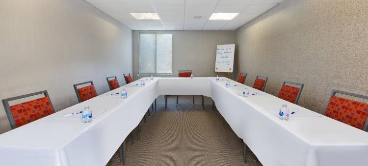 Holiday Inn Express 华尔(Holiday Inn Express WALDORF by IHG)图片