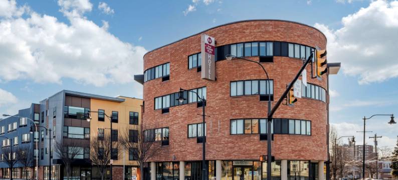 费城机场南-威得恩大学贝斯特韦斯特优质酒店(Best Western Plus Philadelphia Airport South at Widener University)图片