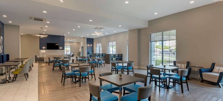 舒适套房酒店(Comfort Suites Cincinnati University - Downtown)图片
