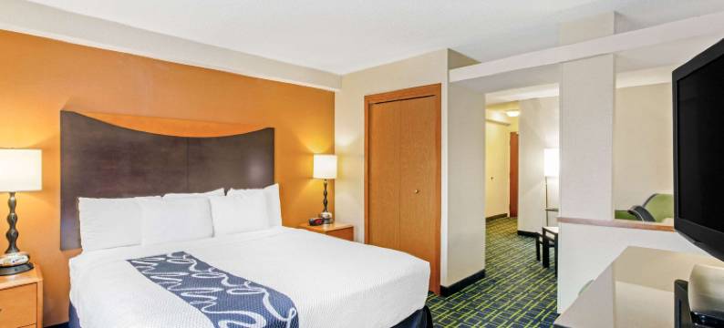 马纳萨斯战场拉昆塔温德姆套房酒店(La Quinta Inn & Suites by Wyndham Manassas Battlefield)图片