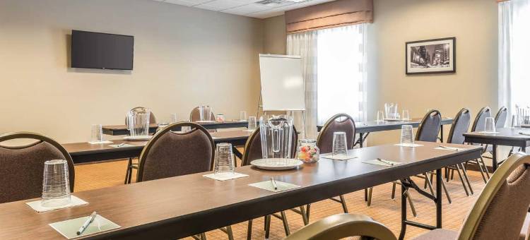 弗罗斯特堡坎伯兰凯艺套房酒店(Quality Inn & Suites Frostburg-Cumberland)图片