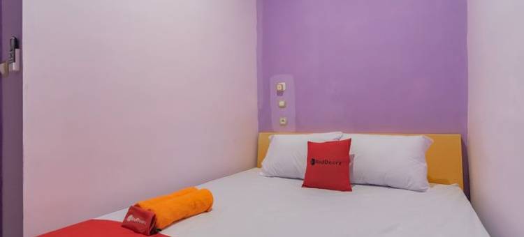 红多兹酒店@加鲁特奇帕纳斯(RedDoorz @ Cipanas Garut)图片