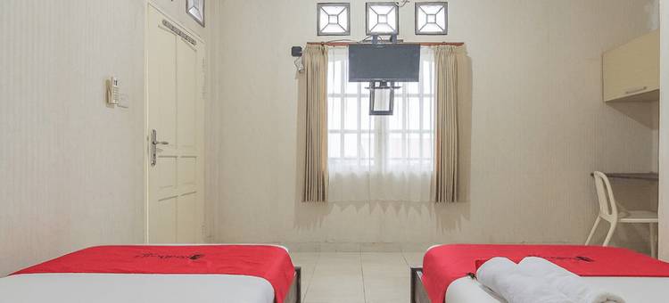 红多兹伊斯兰酒店-近巴图安帕巴士站2号(RedDoorz Syariah Near Terminal Batu Ampar 2)图片