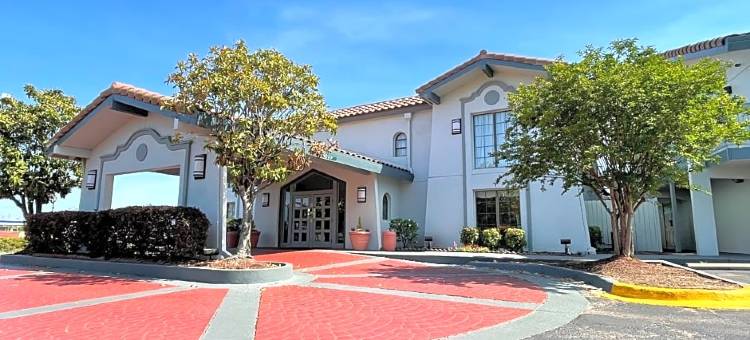 塔斯卡卢萨大学品质酒店及套房(Quality Inn & Suites Tuscaloosa Near University)图片
