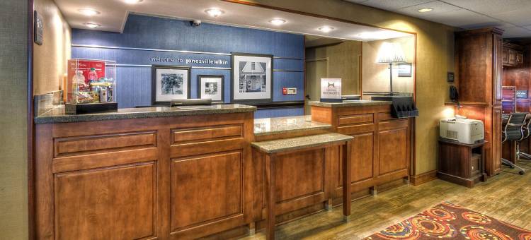 希尔顿欢朋酒店-琼斯维尔埃尔金斯(Hampton Inn Jonesville/Elkin)图片
