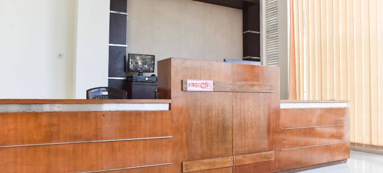 红多兹酒店-阿伦阿伦沃诺索博(RedDoorz Near Alun Alun Wonosobo)图片