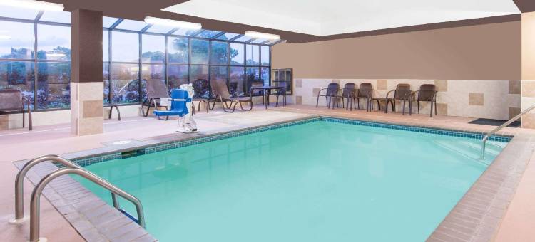 威奇托市南温德姆速8酒店(Super 8 by Wyndham Wichita South)图片