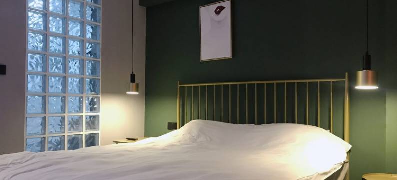 ins温馨浪漫高清投影密码锁公寓(时珍路分店)图片