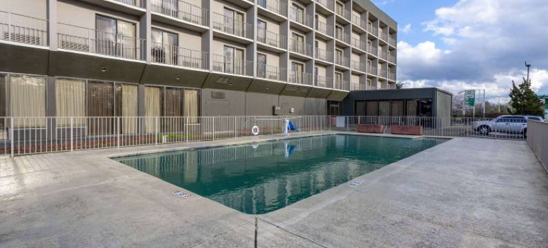 金斯波特三城机场拉昆塔温德姆套房酒店(La Quinta Inn & Suites by Wyndham Kingsport TriCities Airpt)图片