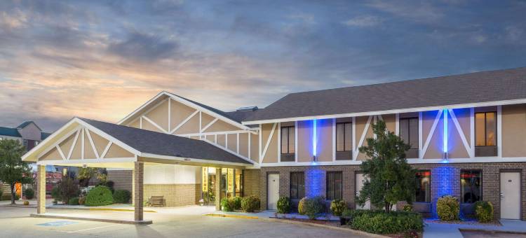 本顿维尔温德姆速8酒店(Super 8 by Wyndham Bentonville)图片