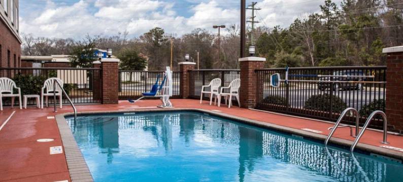 舒适酒店和套房卢伯顿中心I-95(Comfort Inn & Suites Lumberton Central I-95)图片