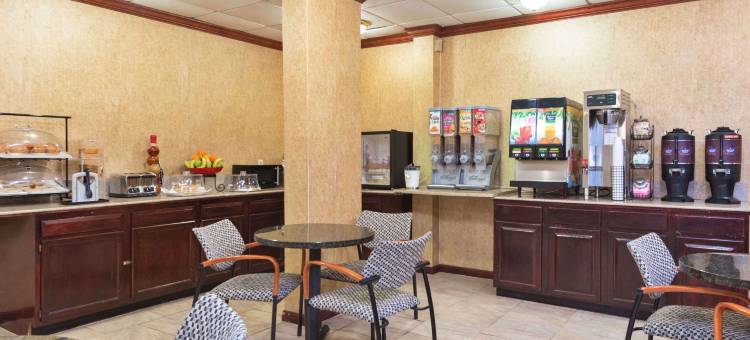 派克斯维尔巴尔的摩北华美达酒店(Ramada by Wyndham Pikesville/Baltimore North)图片
