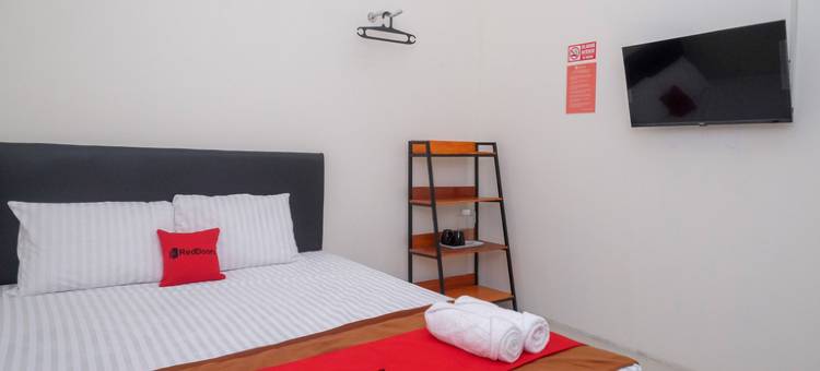 红门酒店 - 马吉朗阿伦阿伦附近2号(RedDoorz Near Alun Alun Magelang 2)图片