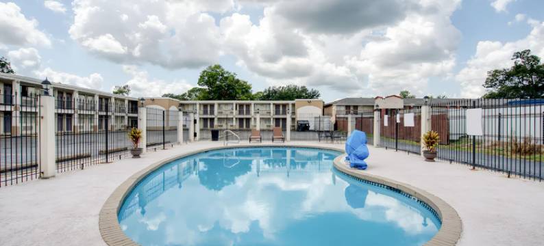 OYO 路易斯安那亚历山德里亚165号公路酒店(OYO Hotel Alexandria La- Hwy 165)图片