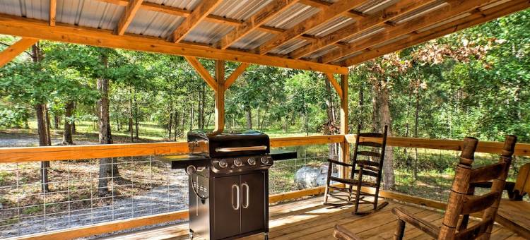 距小河峡谷3英里：风景如画的阿拉巴马小屋(Serene and Secluded Alabama Cabin with Covered Deck!)图片