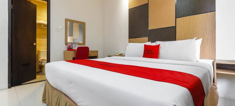 瑞德多兹普拉斯酒店 - 近罗萨里海滩(RedDoorz Plus near Pantai Losari)图片