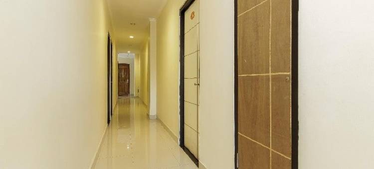 红门Plus酒店@美娜多帕尔2号(RedDoorz Plus @ Paal 2 Manado)图片