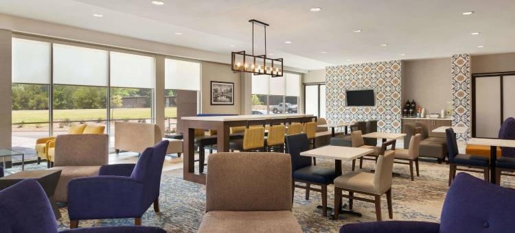 岩石丘拉昆塔温德姆套房酒店(La Quinta Inn & Suites by Wyndham Rock Hill)图片