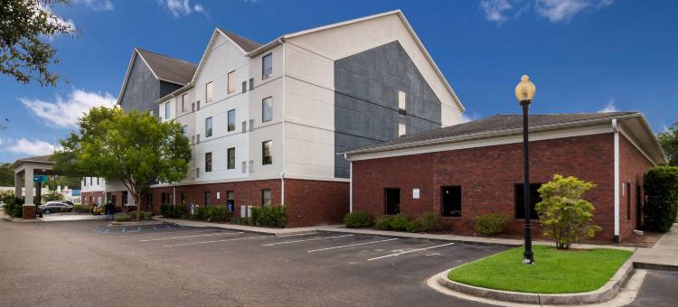 西艾叙莉套房酒店(Clarion Pointe Charleston - West Ashley)图片