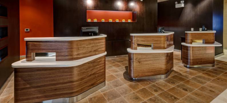 韦斯特伯里长岛万怡酒店(Courtyard Westbury Long Island)图片