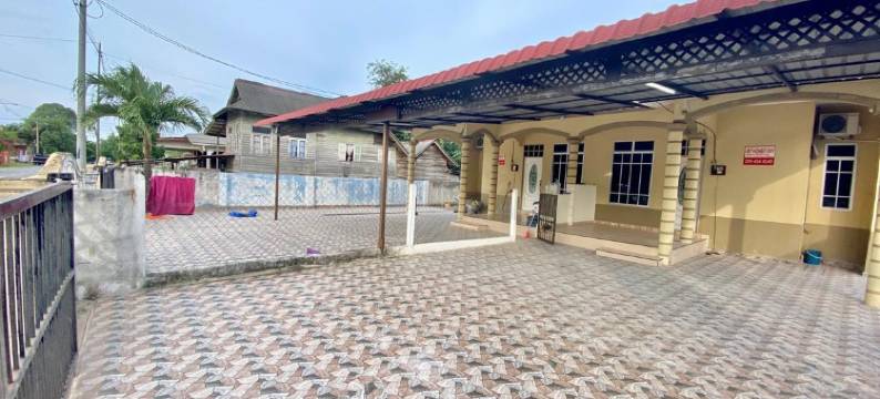 位于登根的3卧室独栋房屋-1500平方米|带2个独立浴室(Homestay 49 @ Arena Square Dungun Unifi Astro)图片