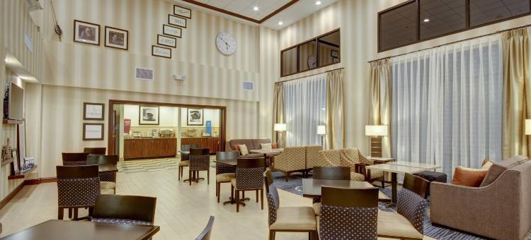 亚历山德里亚希尔顿欢朋旅馆及套房酒店(Hampton Inn & Suites Alexandria)图片