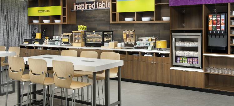 迈尔斯堡机场希尔顿惠庭套房酒店(Home2 Suites by Hilton Fort Myers Airport)图片