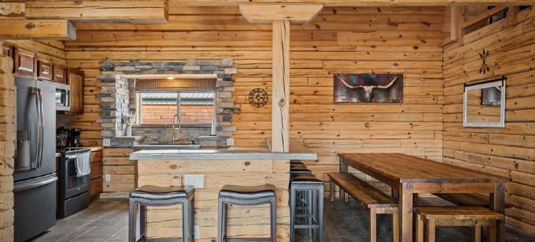 Barnhouse! 2 Pools, 9 Hole Mini-Golf Course, Indoor Park, Movie Theater, Arcade图片