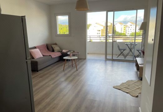 Studio à la Campagne Proximité de la Ville Hotel Overview