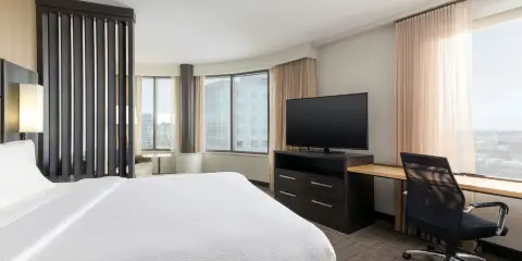 大急流城市中心Residence Inn 酒店
