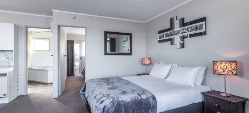 双峰湖滨酒店(Twin Peaks Lakeside Inn)图片